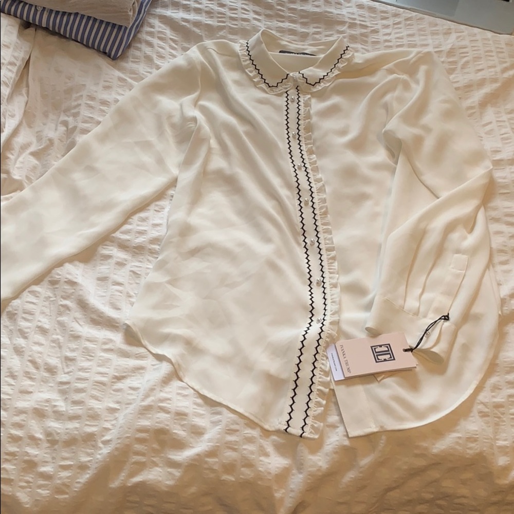 Cute Blouse with Scalloped Trim NWT